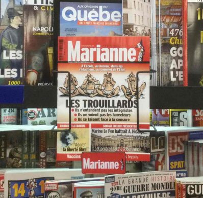 présentoir filaire métal revue Marianne